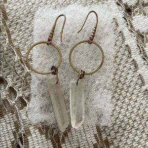 Hammerhead Ridged Graduated Brass Clear Raw Quartz Crystal Drop Earrings
